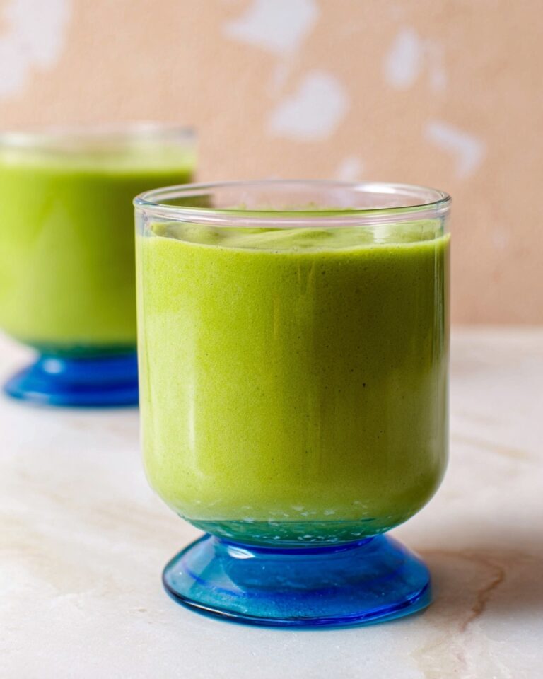 5 Minute Turmeric Ginger Smoothie with Greens Recipe